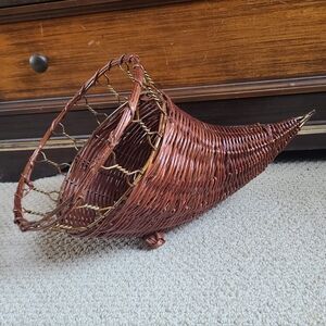 Vintage Wicker&Metal Cornucopia Horn of Plenty Basket